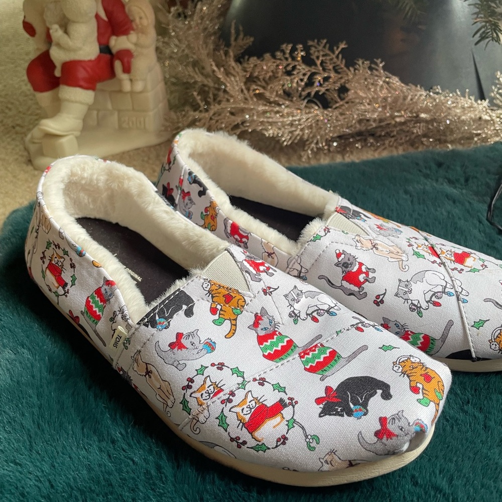 TOMS size 10 Christmas Crazy Cat Shoes Alpargata